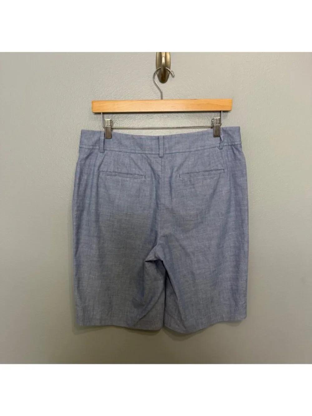 TALBOTS chambray perfect shorts size 6